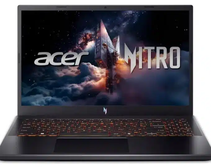 Notebook Acer Nitro V 15 aberto
